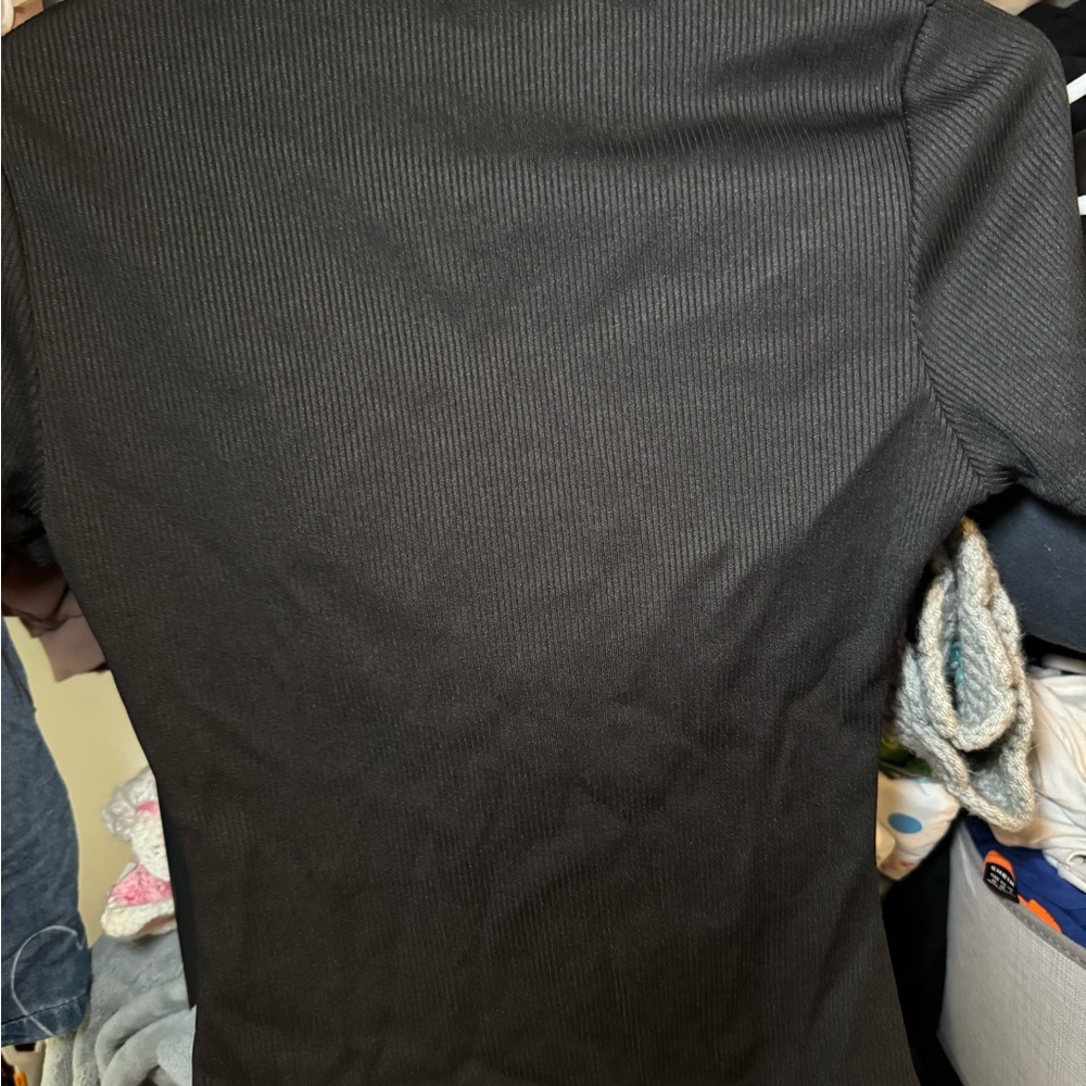 PrettyLittleThing Black Ribbed Top - Picture 3 of 3
